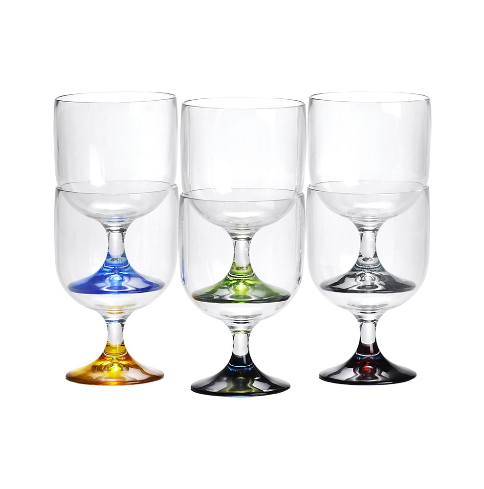 6 petits verres empilables avec pied coloré.
