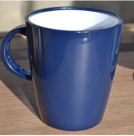 Mug bleu marine incassable en mélamine 30cl